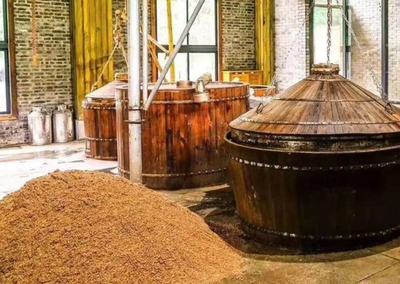 100斤糧食能出多少酒?有多少利潤?資深釀酒師不小心說漏嘴